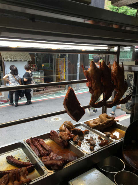 美味しいローストダックのお店「香港太興焼臘」（ホンコン・タイシンシャオラ）　これで100元（380円）はごめんなさい。安すぎです