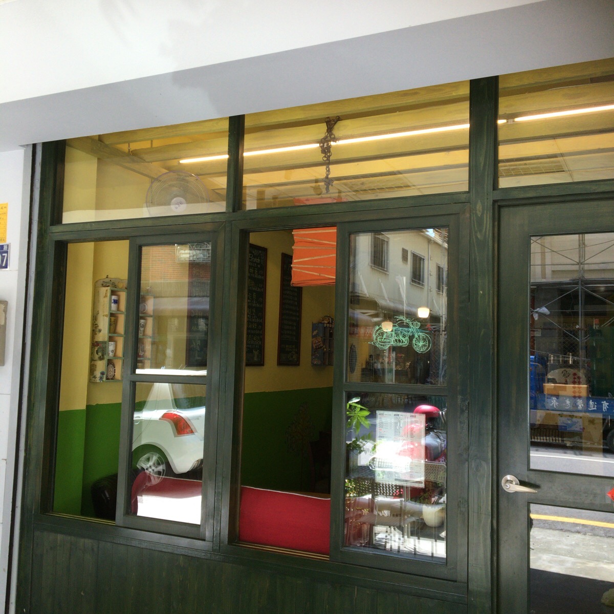 家の近くにお気に入りのカフェがあると人生楽しくなるね！台湾・台中市にあるオススメのカフェ「薇樂地」を紹介するよ。