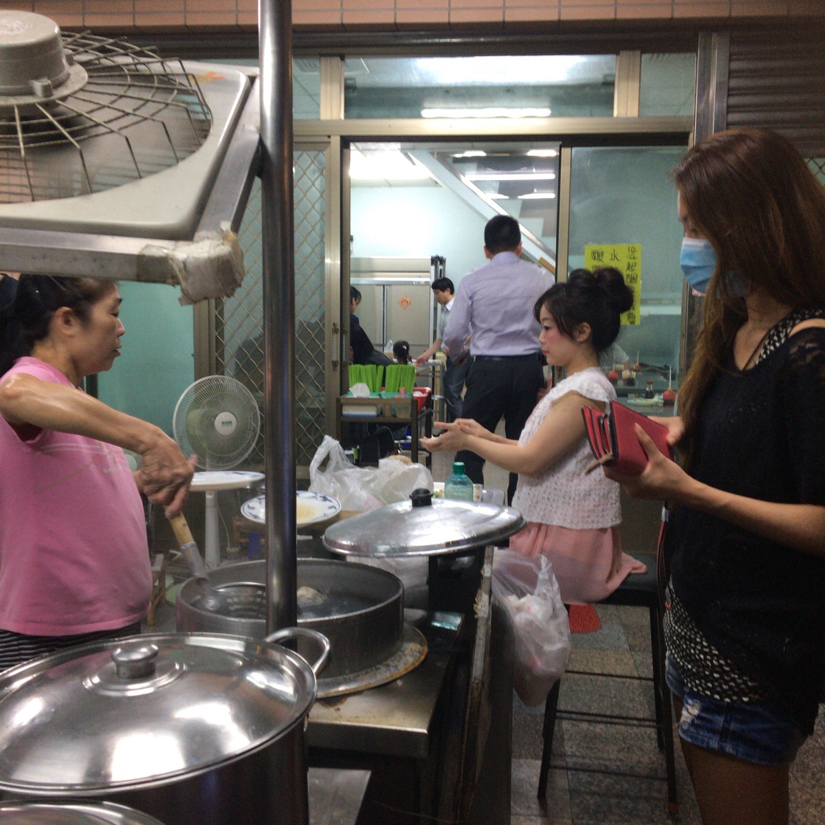 【台中美食】可愛い老闆娘の手作り餃子！安くて美味しい水餃子の専門小吃店【北方水餃】を紹介します。