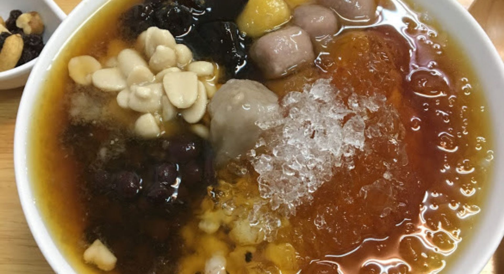 【台湾100円屋台飯】台中で勝手にNO1豆花専門店「果核豆花郷」はたったの50元（170円）でここまでのデザートが食べられます！