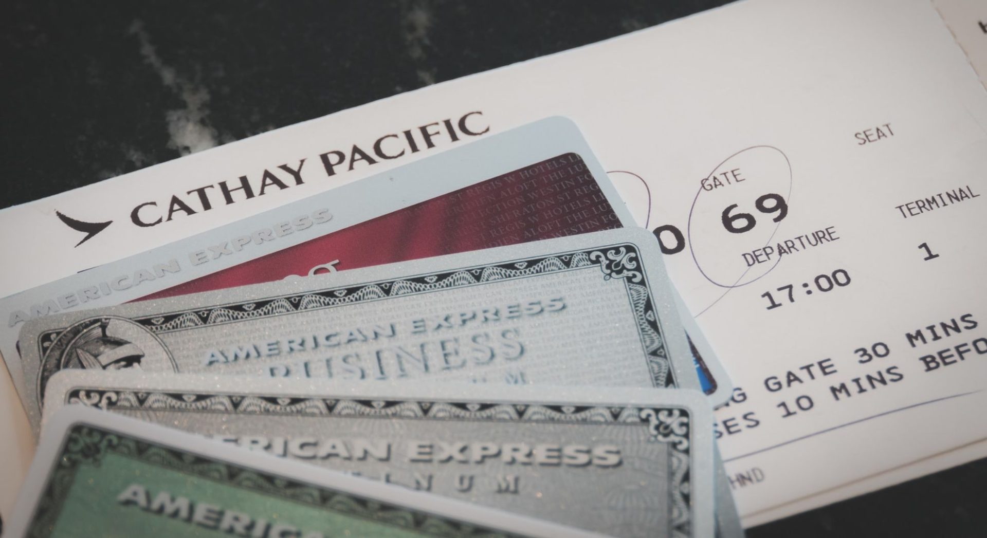 クレジットカードでキャッシングやショッピングを海外で利用した時の手数料を詳しく説明します。