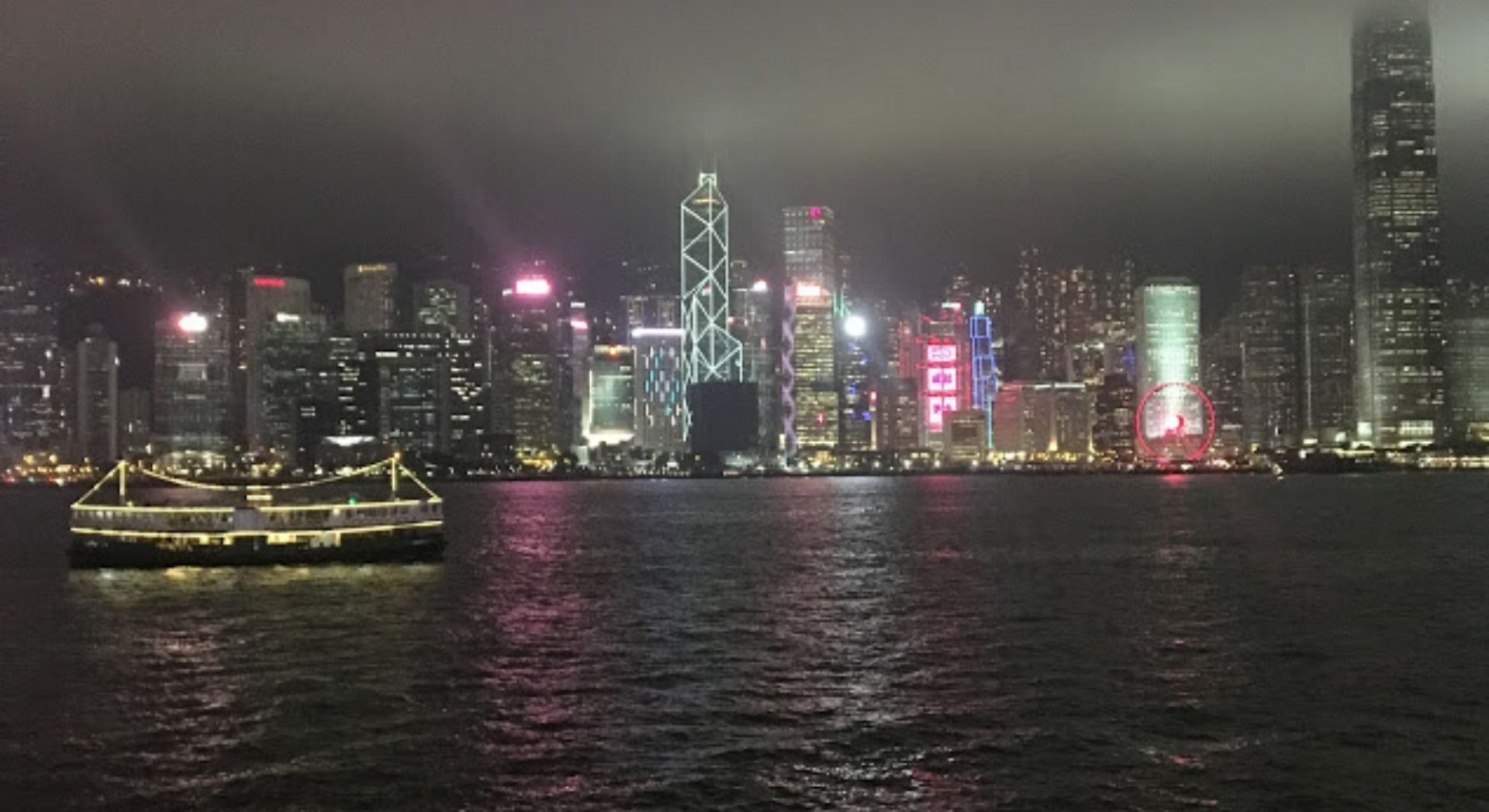 香港のホテル価格が暴落中。香港が長期滞在先として魅力が出てきた。